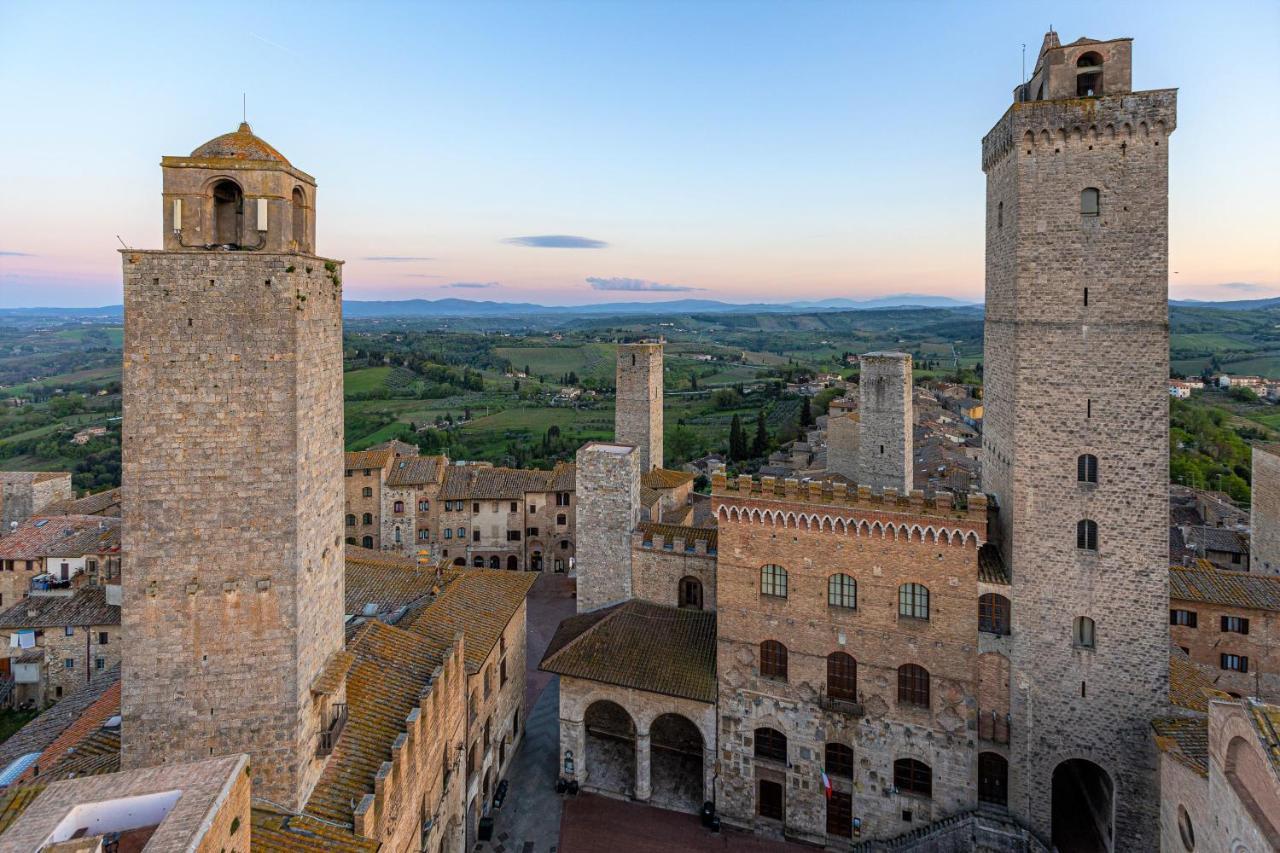 Torre Salvucci Maggiore Medieval Tower Experience San Gimignano Luaran gambar